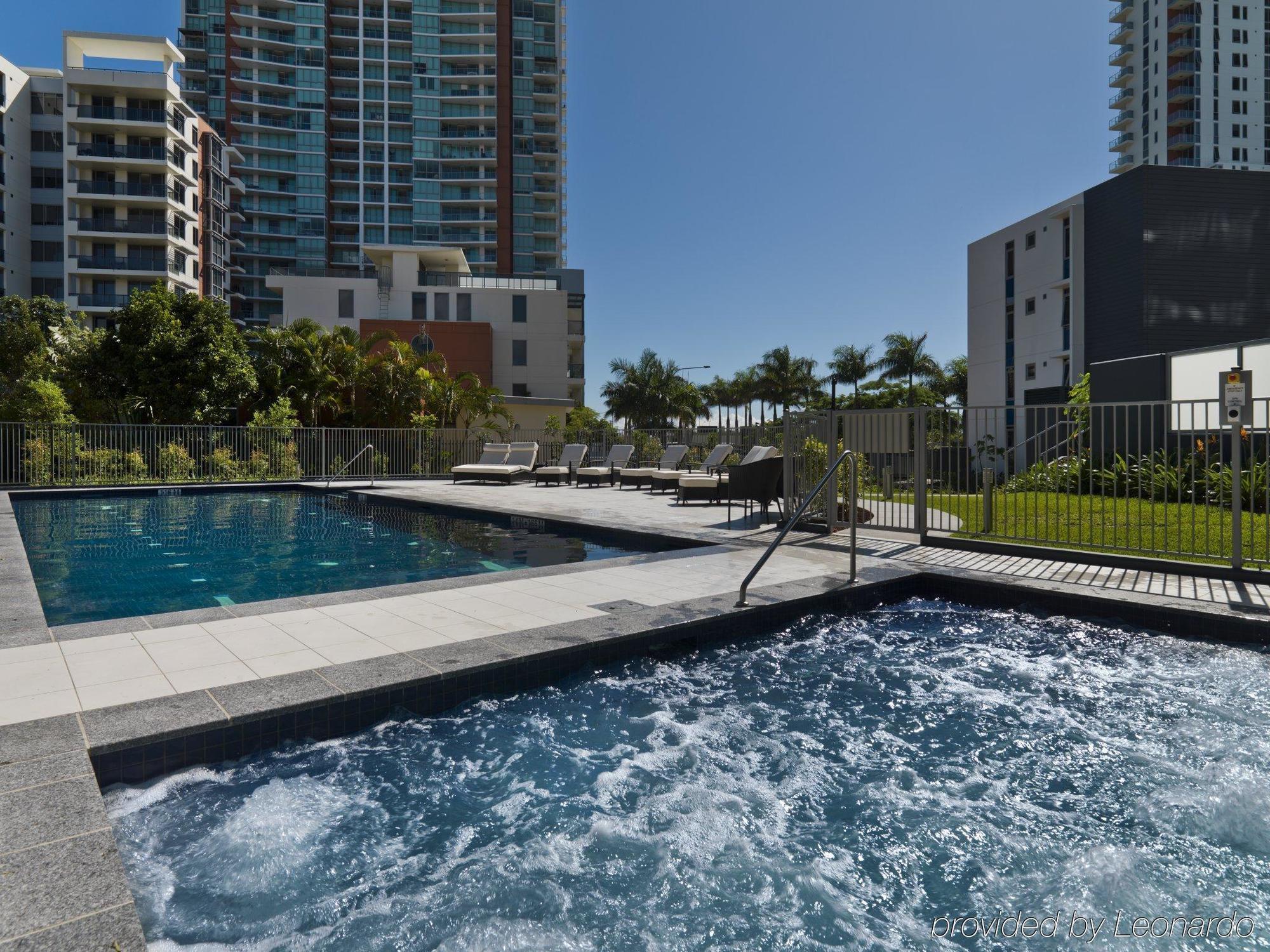 Meriton Serviced Aqua Street