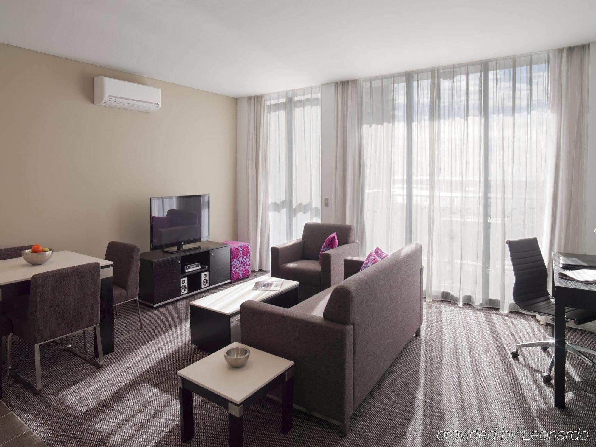 Aparthotel Meriton Serviced Aqua Street 4*