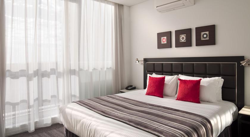 Meriton Serviced Aqua Street