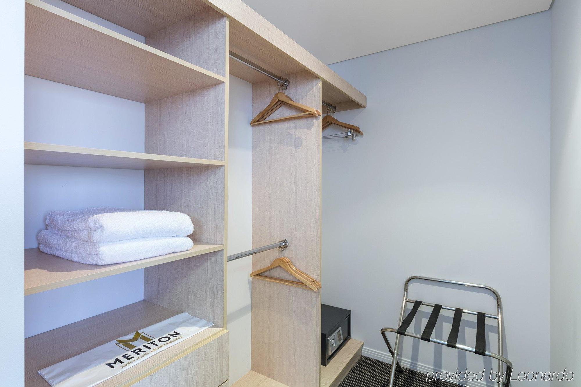 Meriton Serviced Aqua Street 4*